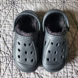 Kids Lined Crocs toddler size 9